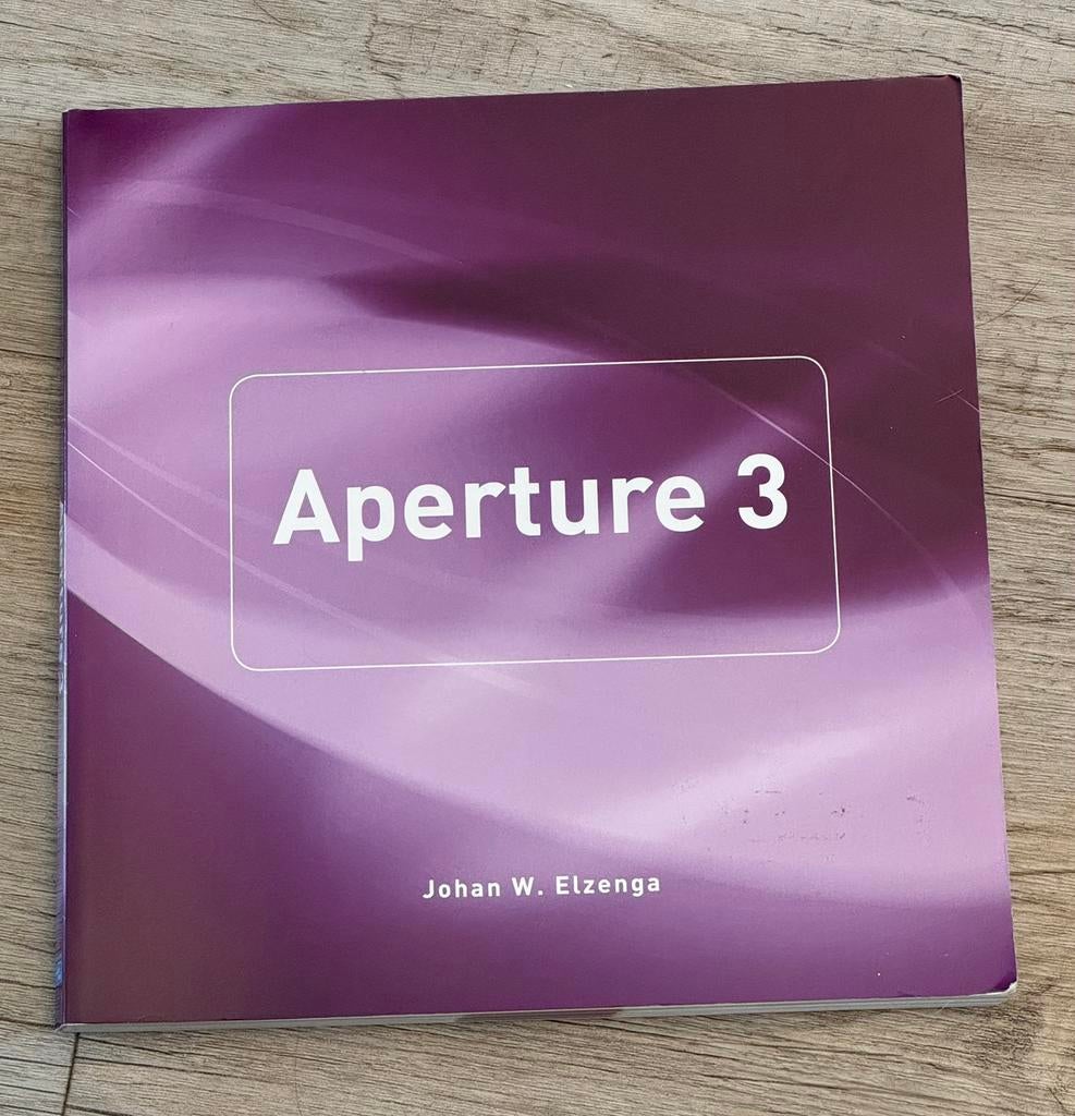 Johan W. Elzenga Aperture 3  digitale fotografie boek, Ophalen of Verzenden, Gelezen, Fotografie algemeen