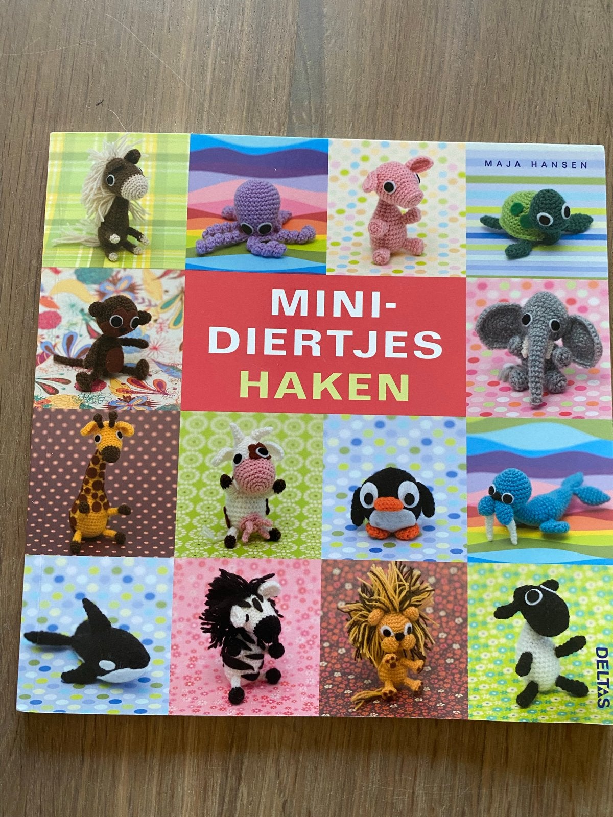 Mini-diertjes haken: schattige figuurtjes - Maja Hansen, Boeken, Ophalen of Verzenden, Zo goed als nieuw, Breien en Haken