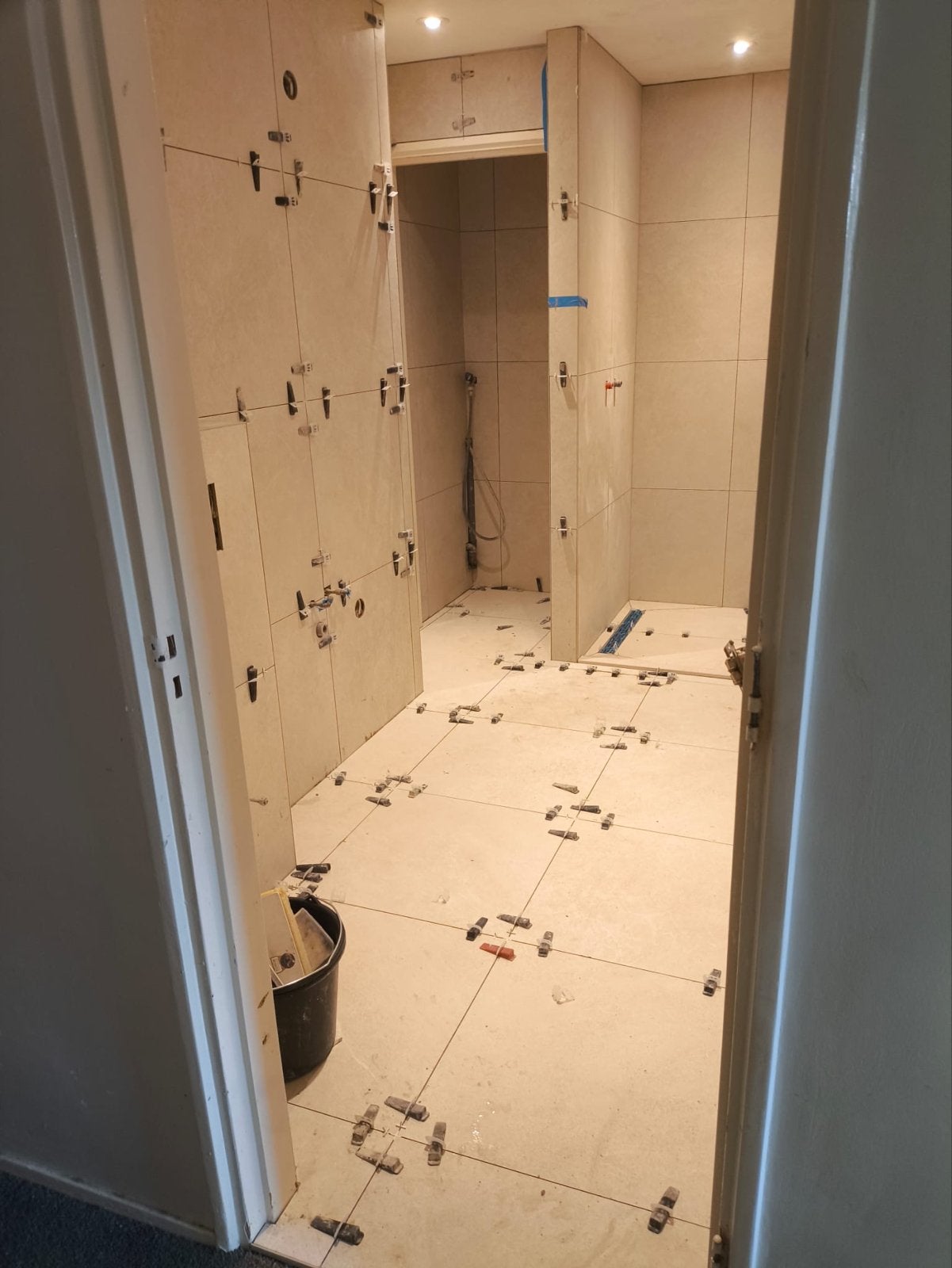 Tegelzetter – Badkamer, Vloer & Wandtegels
