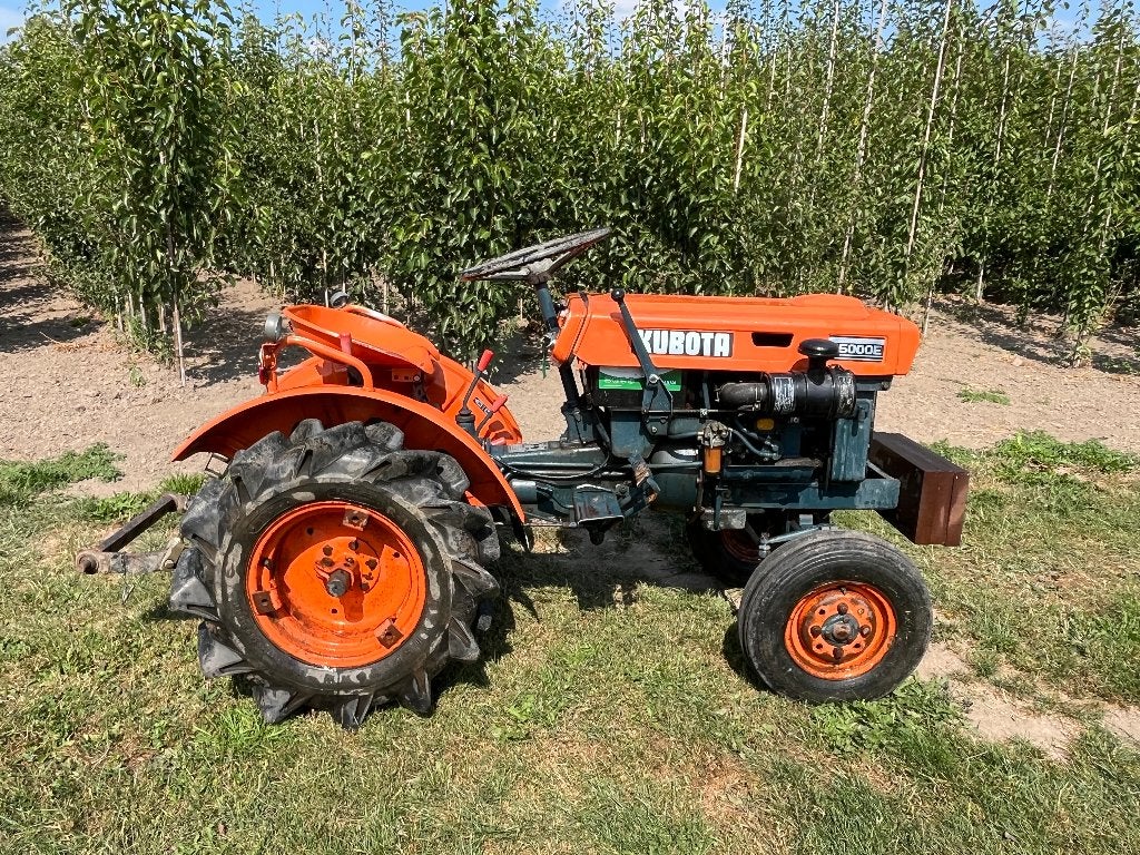 Kubota B5000E minitractor met kenteken, Tuin en Terras, Hand-tuingereedschap, Gebruikt, Overige soorten, Ophalen