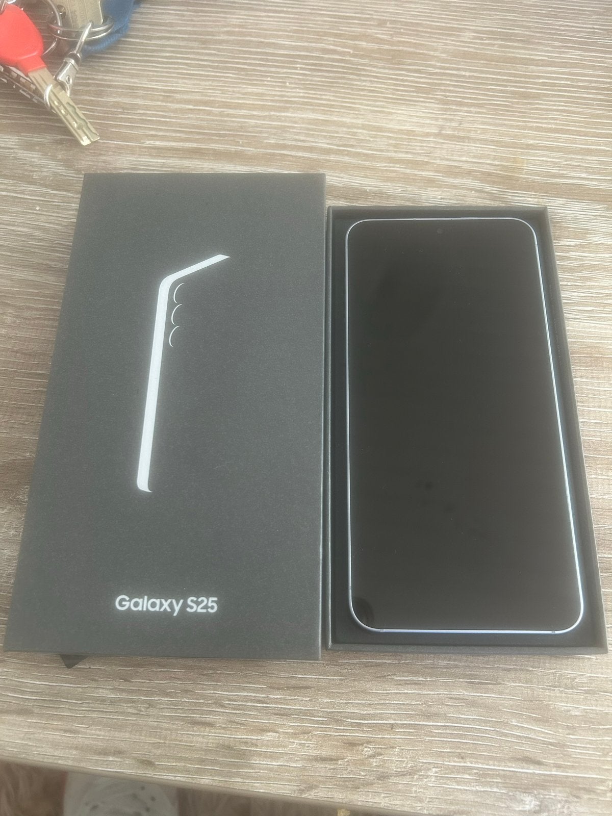 Foto 2 van Samsung Galaxy S25 128GB Wit - Zo goed als nieuw