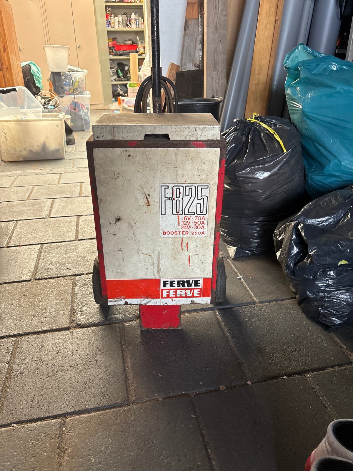 Ferve FB25 Accu Snellader 6V/12V/24V met Startbooster, Ophalen of Verzenden, Gebruikt, Universele onderdelen