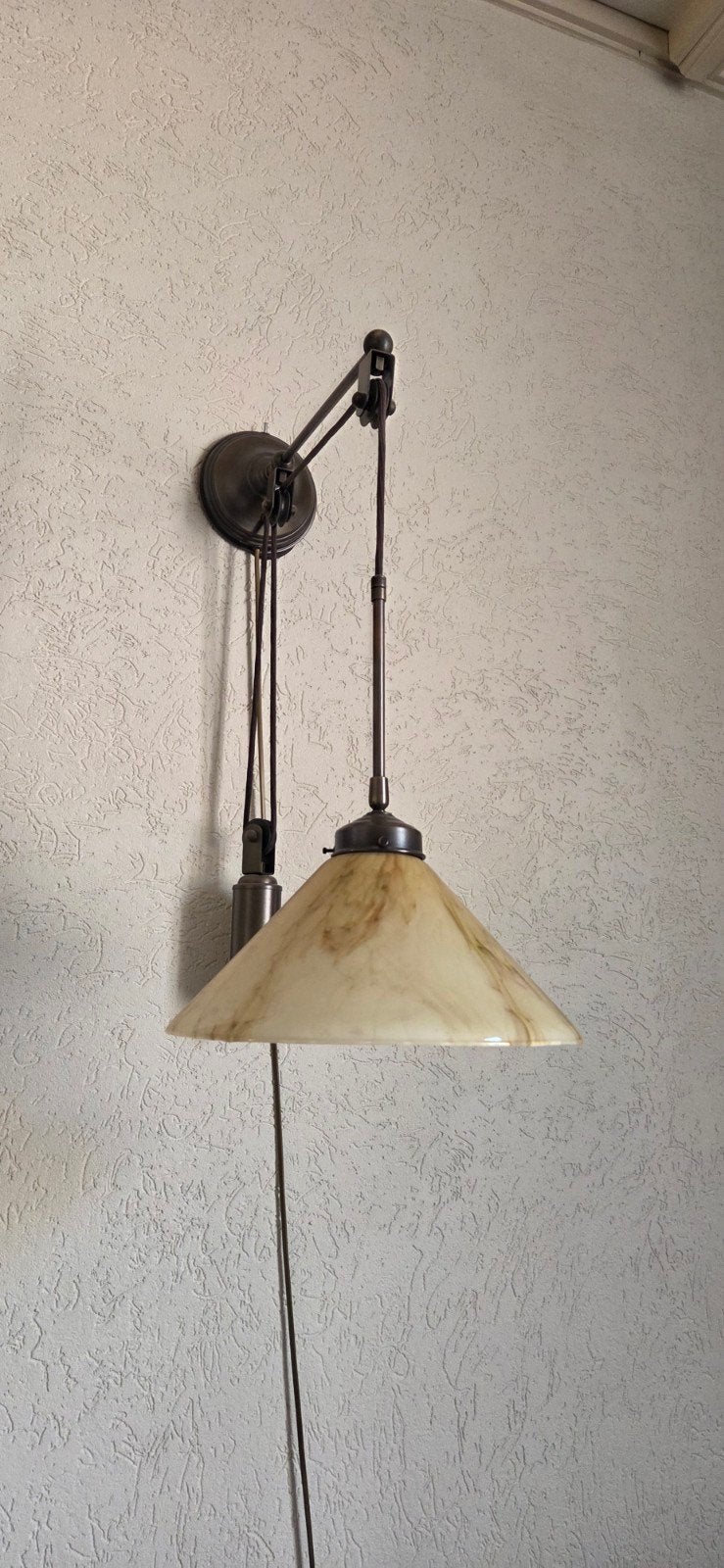 Lamp van messing met kap van melkglas, Ophalen, Zo goed als nieuw