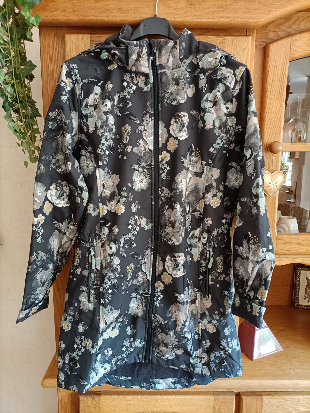 Softshell Jas - Maat 38/40 (M), Ophalen of Verzenden, Zo goed als nieuw, Maat 38/40 (M), Zwart