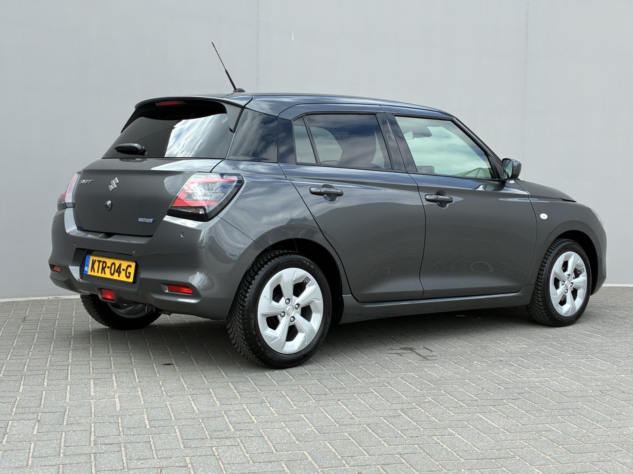 Suzuki Swift 1.2 Select Smart Hybrid / Fabrieksgarantie tot, Auto's, Dealer onderhouden, Stof, Gebruikt, Euro 6