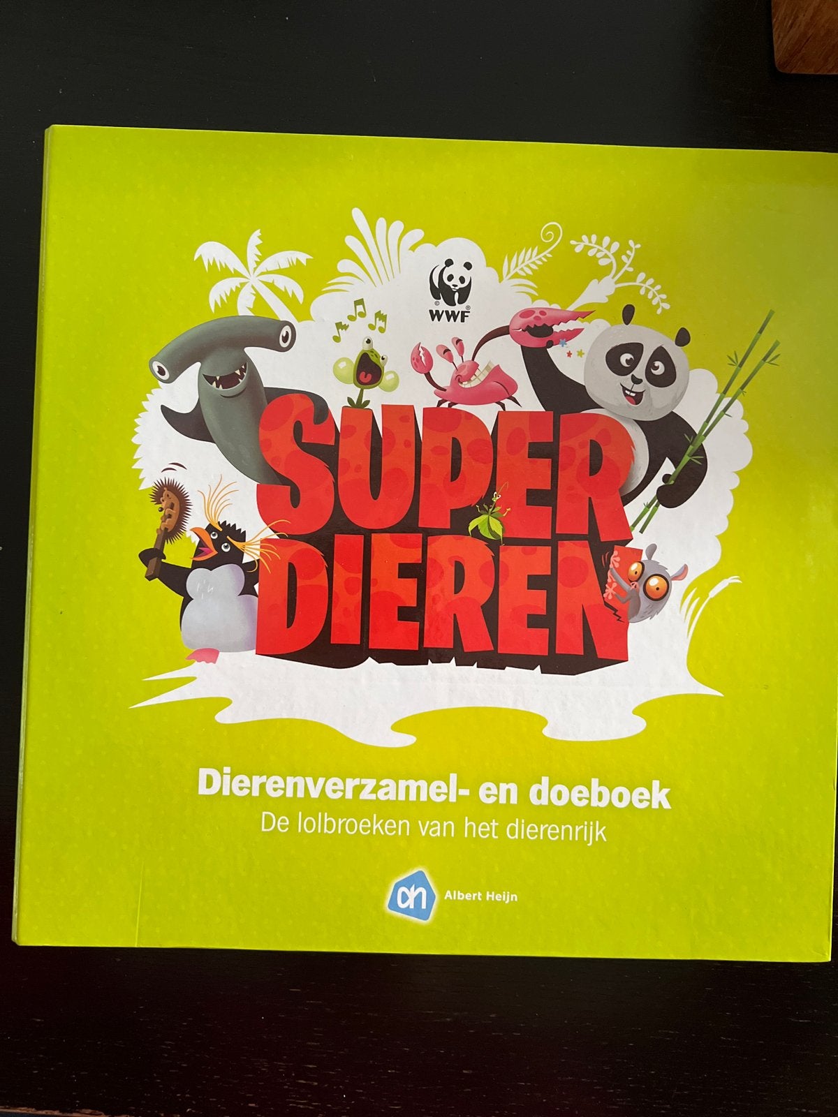 WWF Superdieren Dierenverzamel- en doeboek AH, Ophalen, Zo goed als nieuw, Non-fictie