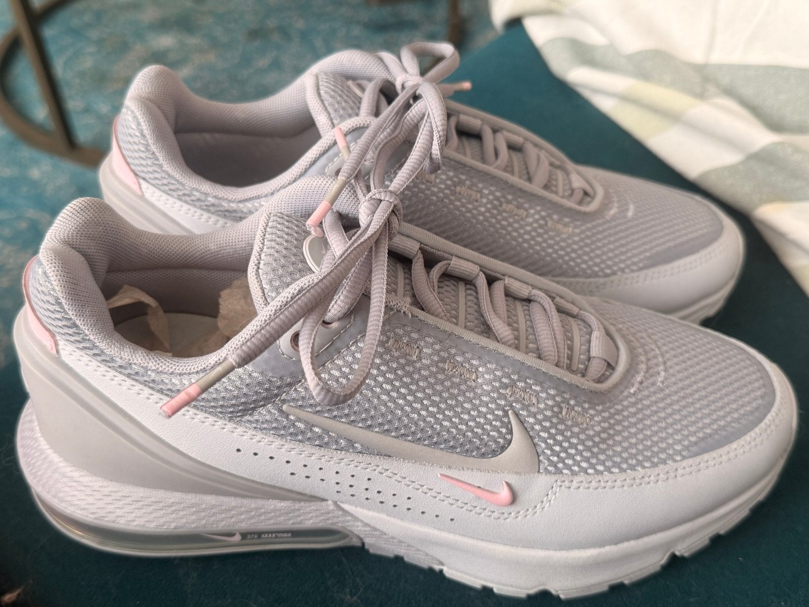 Nike Air Max 270 - Grijs/Roze Sneakers 38, Ophalen of Verzenden, Nieuw, Grijs, Sneakers of Gympen