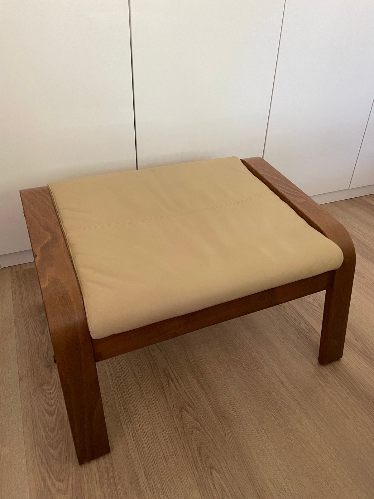 IKEA kersenhouten voetenbank met crème leren kussen, Ophalen, Gebruikt, Rechthoekig
