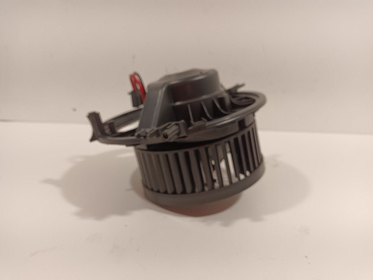 Kachel ventilator motor Volkswagen Passat, Onderdelen@venauto.nl, Van der Ven Autorecycling B.V., Gebruikt, Ettenseweg 76, 4706 PB Roosendaal, The Netherlands