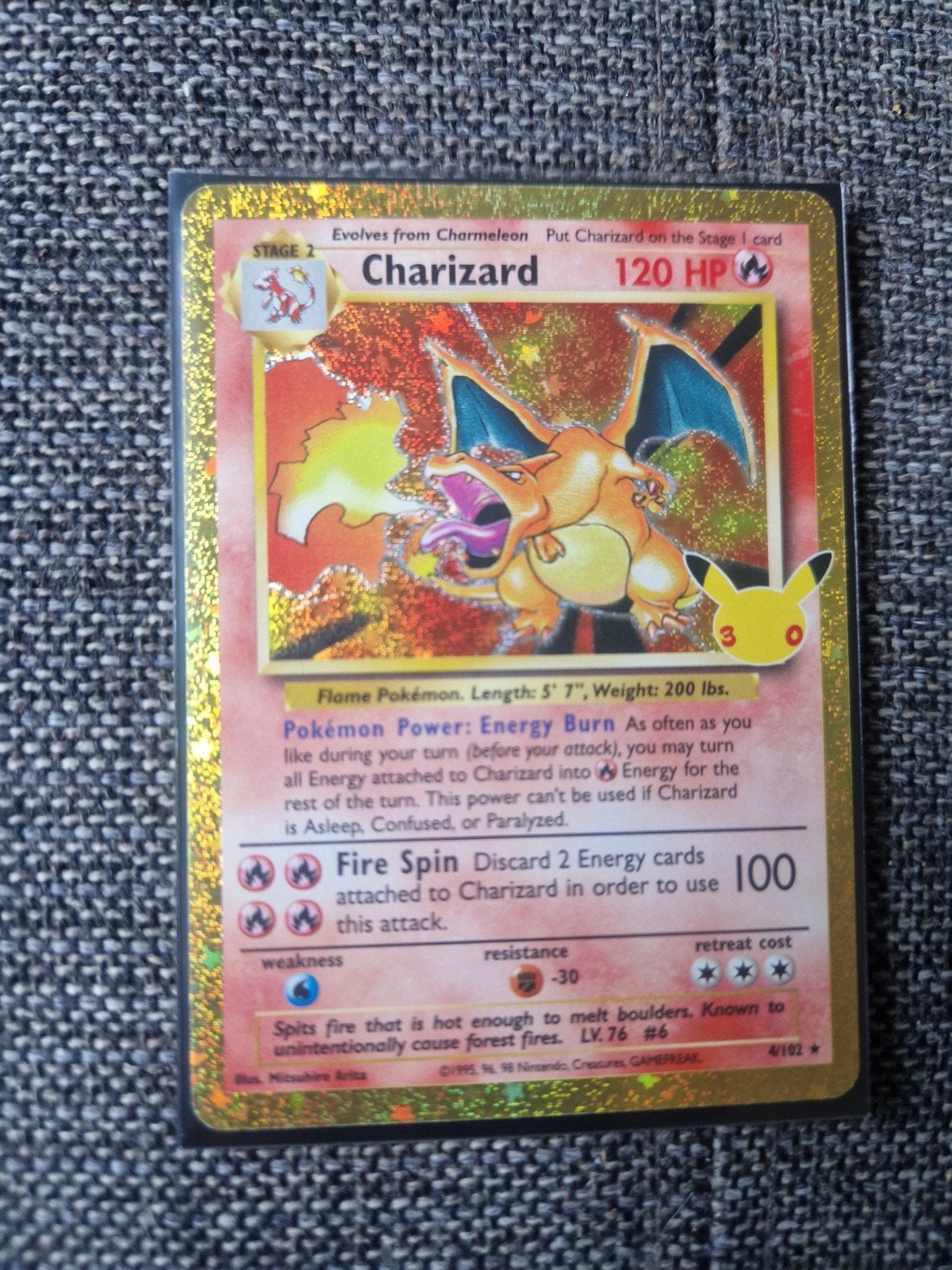 Charizard Pokémon kaart - Base Set 4/102, Hobby en Vrije tijd, Ophalen of Verzenden, Gebruikt, Losse kaart, Foil