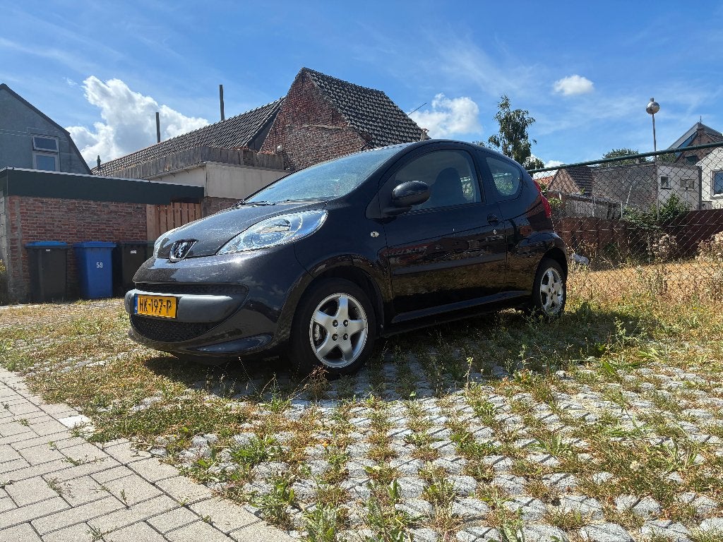 Peugeot 107 1.0 12V 3DR 2008 Zwart, Auto's, Voorwielaandrijving, Stof, Zwart, 4 stoelen