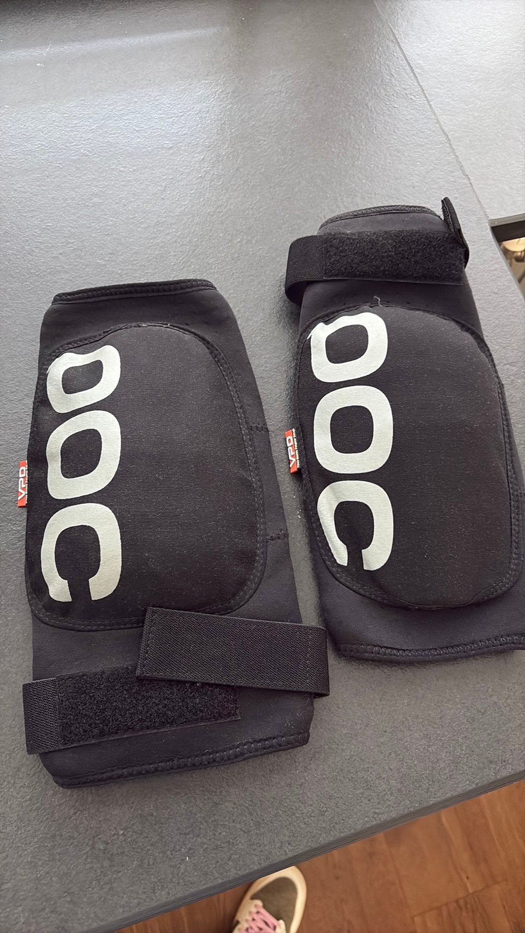POC VPD kniebeschermers - maat s bieden vanaf €45,-, Ophalen of Verzenden, Zo goed als nieuw