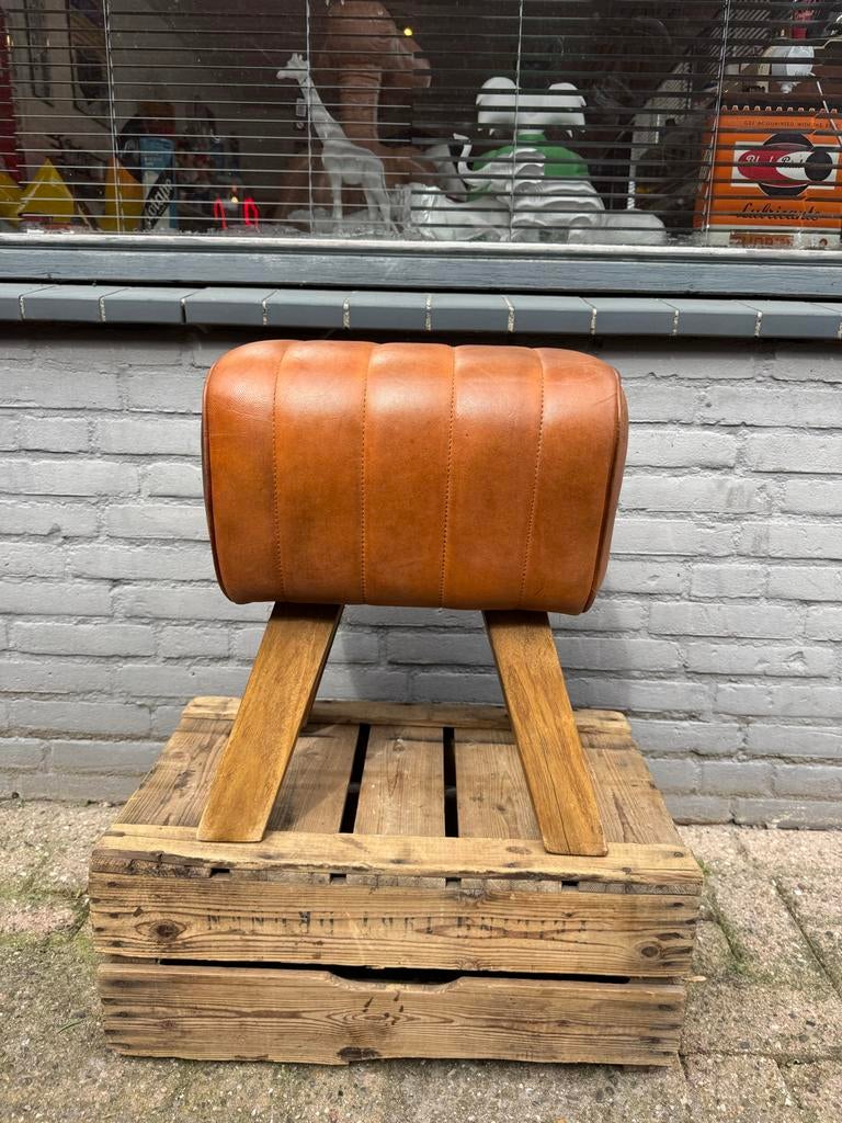 Vintage Turnbok Krukje - Leer en Hout Poef, Ophalen, Gebruikt, ., .