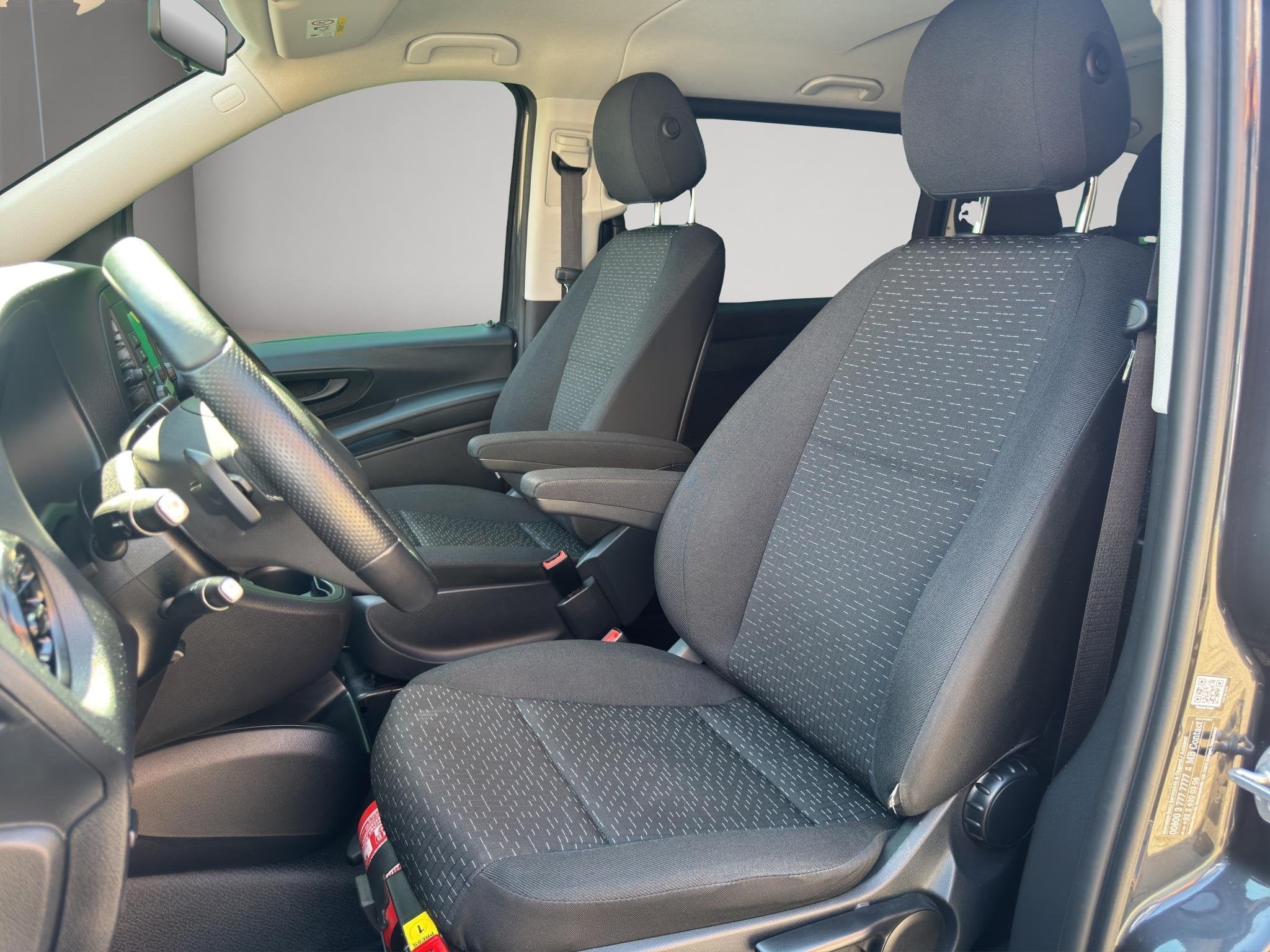 Mercedes-Benz eVito Tourer PRO L2 90 kWh | 8 Persoons |, Auto's, 2430 kg, Stof, Gebruikt, 8 stoelen