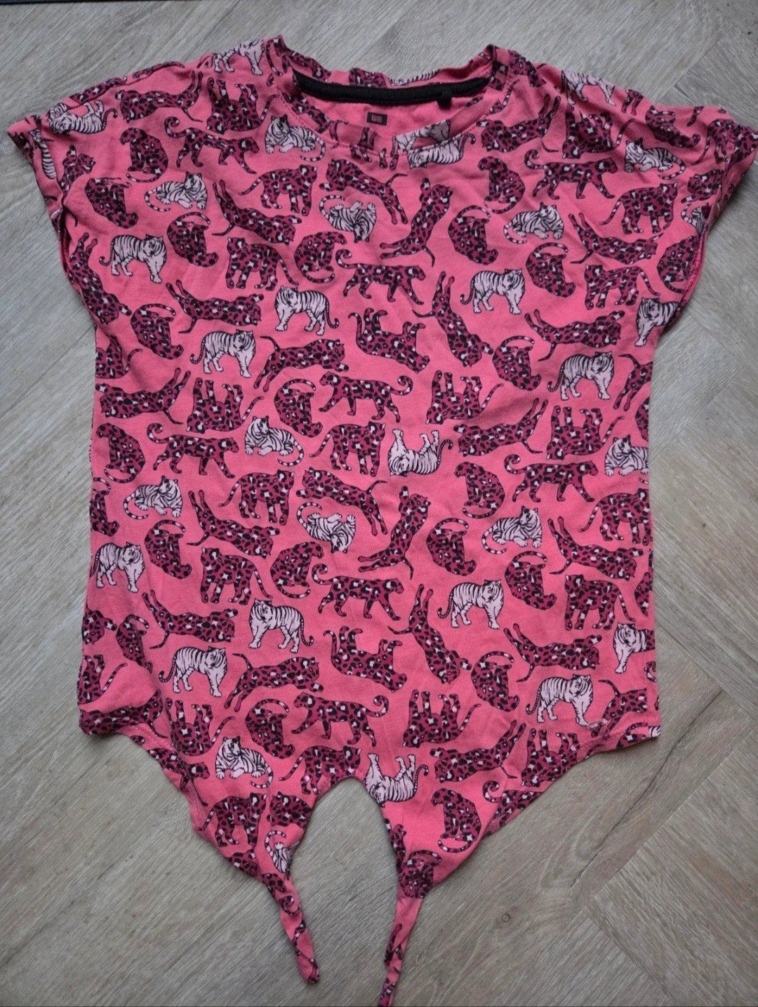 Roze T-shirt met tijgerprint WE - Maat 110/116, WE, Jongen of Meisje, Ophalen of Verzenden, Zo goed als nieuw