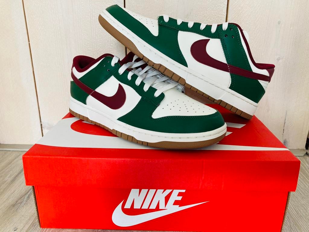 Nike Dunk Low Retro Sail-Team Red-White-Sail US10 EU44, Ophalen of Verzenden, Nieuw, Wit