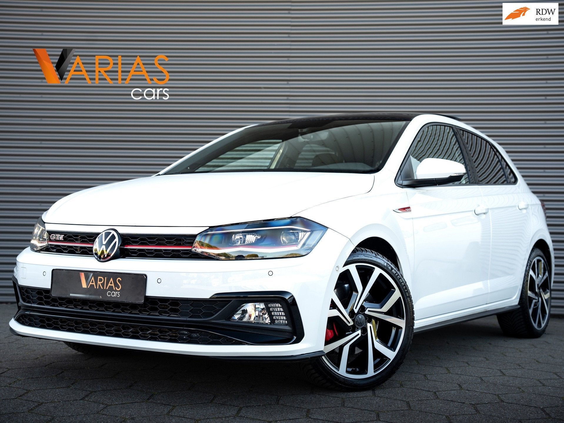 Volkswagen Polo 2.0 TSI GTI Pano Beats Navi Camera VOL!, Auto's, Volkswagen, Dealer onderhouden, Stof, Gebruikt, Zwart