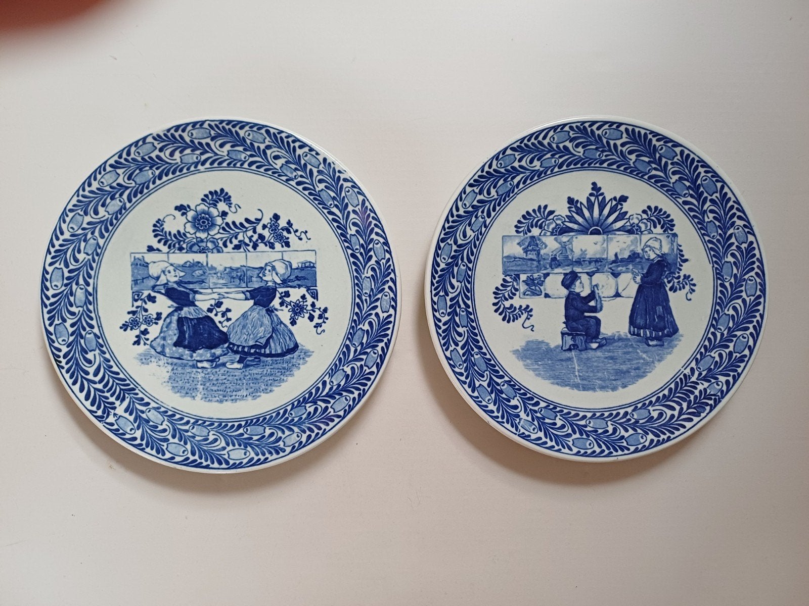 2 vintage Petrus Regout & Co. Maastricht 'Fantaisie' borden, Ophalen of Verzenden