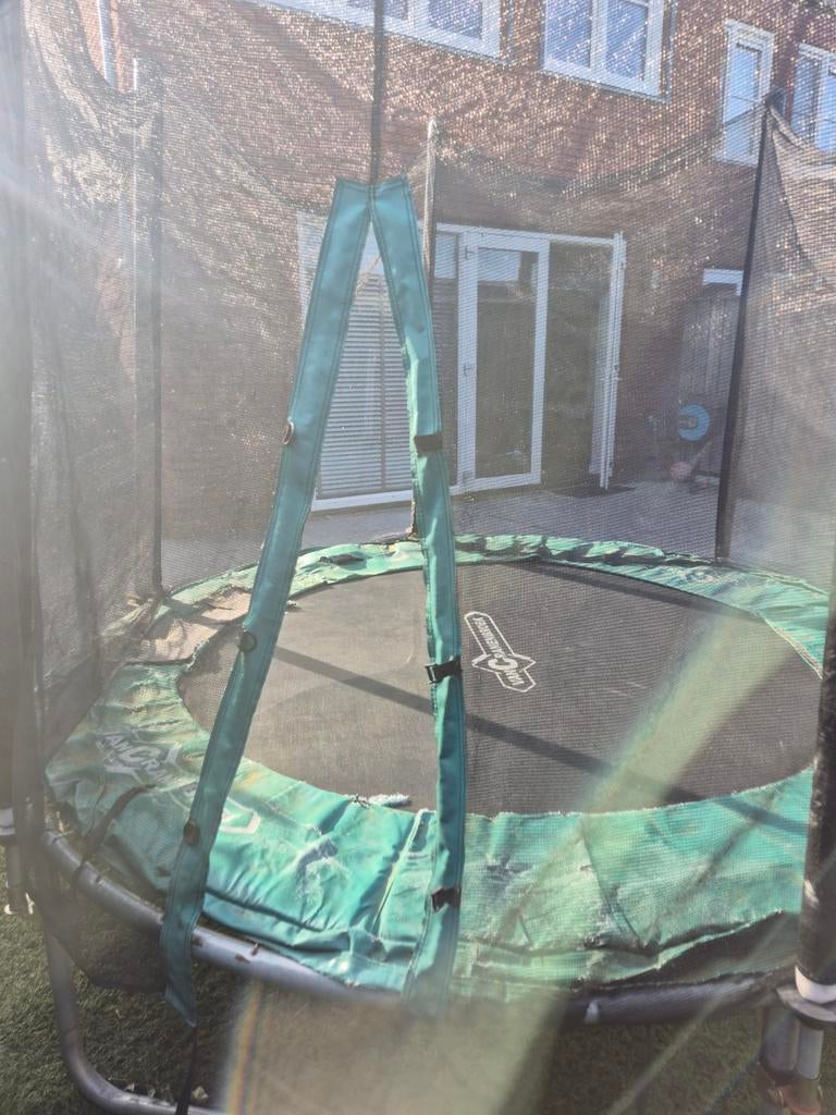 Gebruikte trampoline met veiligheidsnet, Ophalen