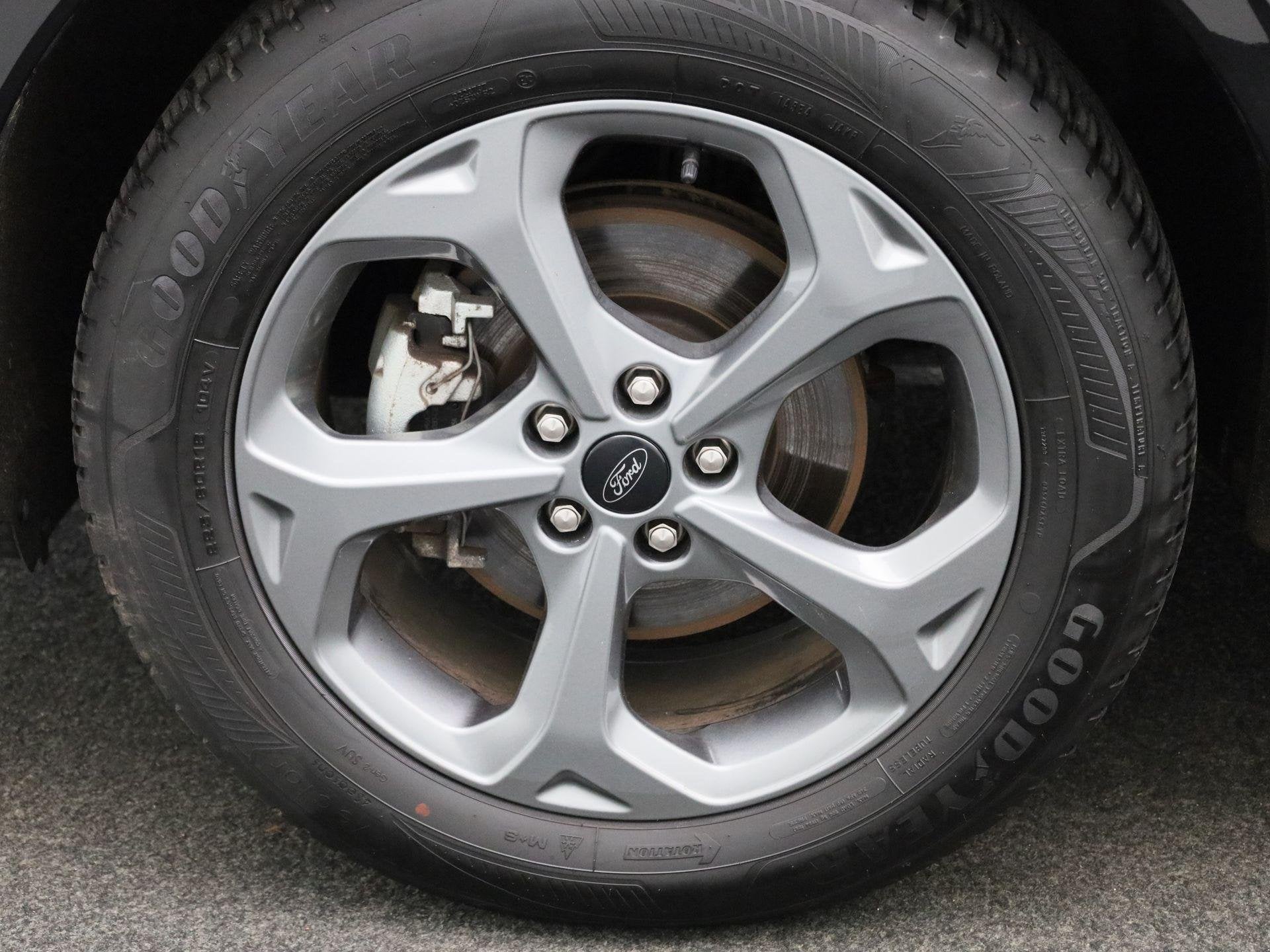 Foto 14 van Ford Kuga 2.5 PHEV ST-Line | Head up display | Camera achter