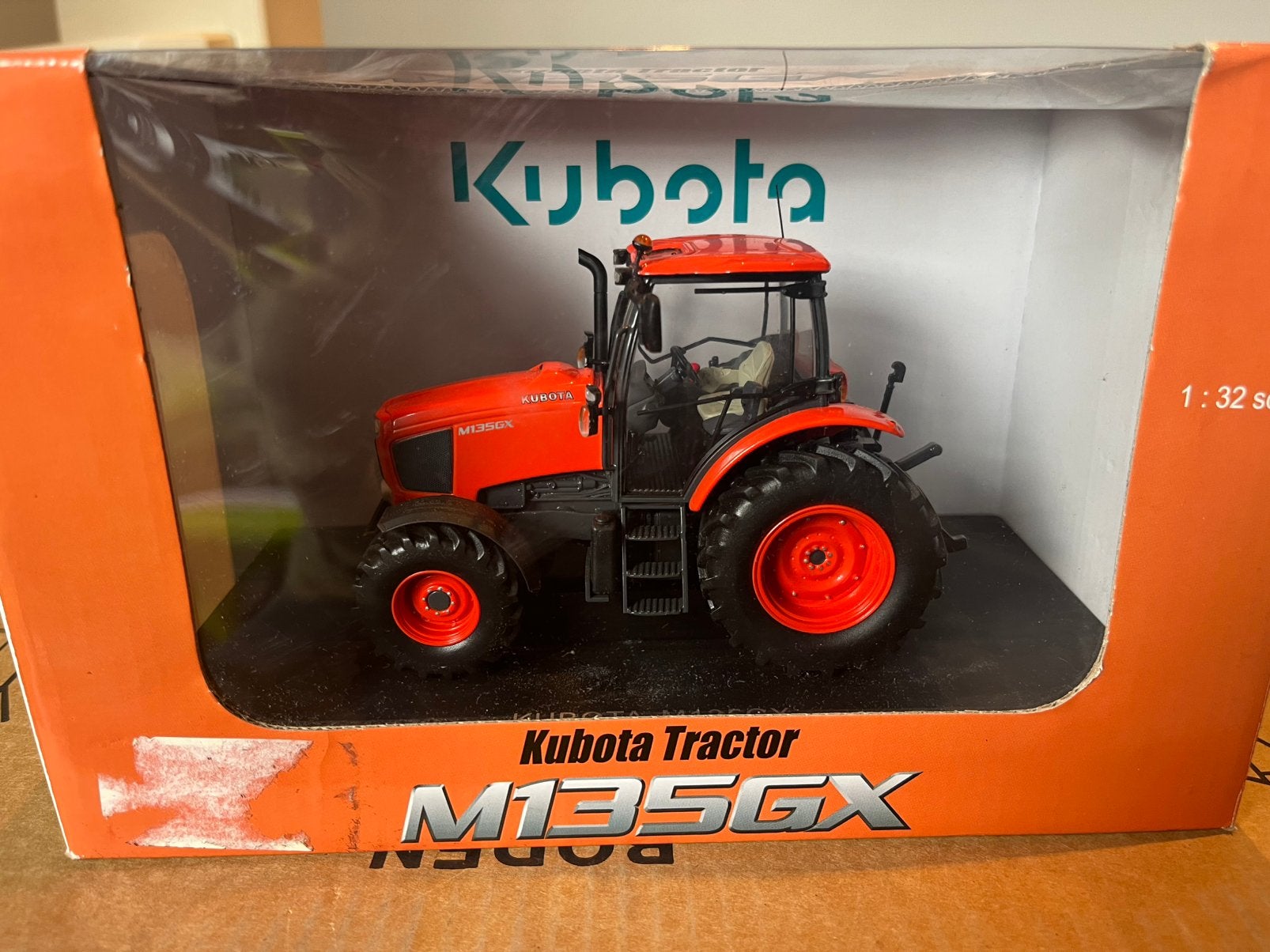 Kubota MX 135 GX tractor UH 4177, Hobby en Vrije tijd, Ophalen of Verzenden, Nieuw, Tractor of Landbouw, Universal Hobbies