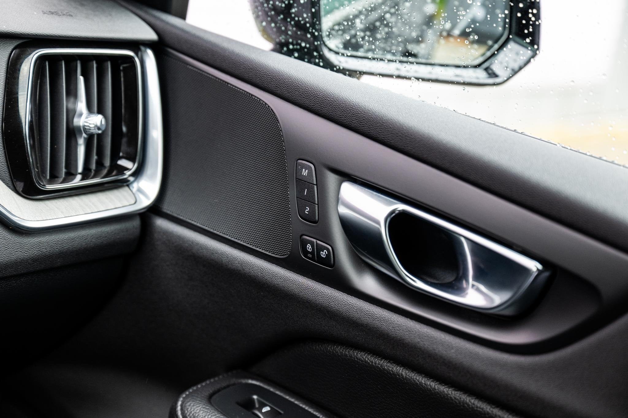 Foto 22 van Volvo V60 Cross Country 2.0 B5 AWD Pro | Achteruitrijcamera
