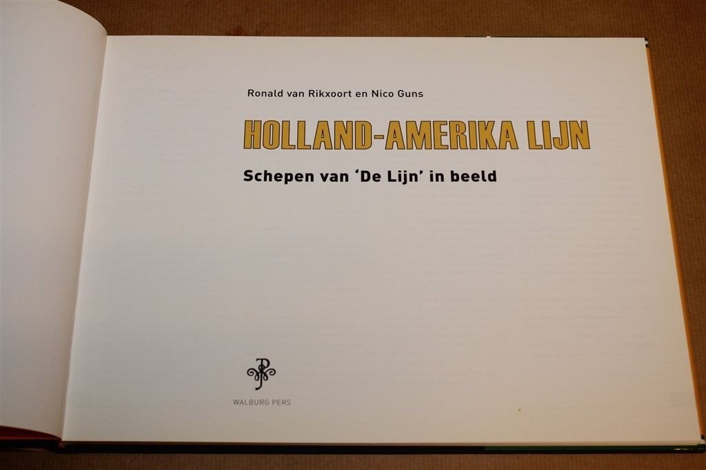 Holland-Amerika Lijn — 40 Passagiersschepen in Beeld, Gebruikt, -, -, Ophalen of Verzenden