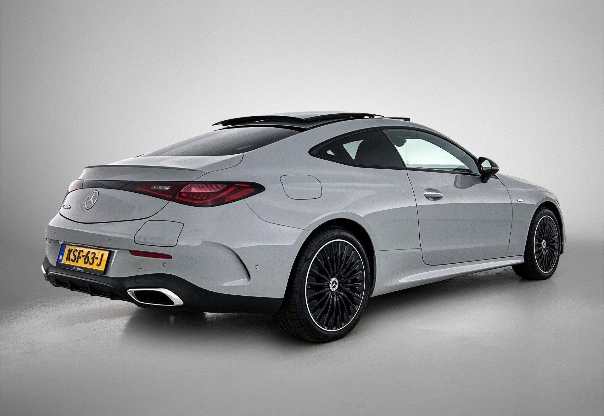 Mercedes-Benz CLE Coupé 300 e AMG Plug-In Hybride AMG Premi, Auto's, Automaat, 12 maanden, 4 cilinders, 4 stoelen