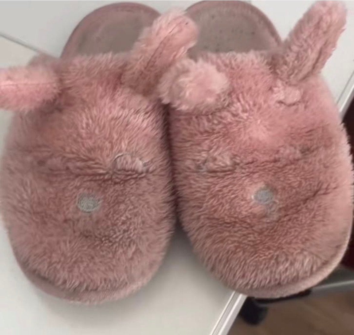 Roze pluizige vrouwen pantoffels, Ophalen of Verzenden, Gedragen, Roze, Pantoffels of Sloffen