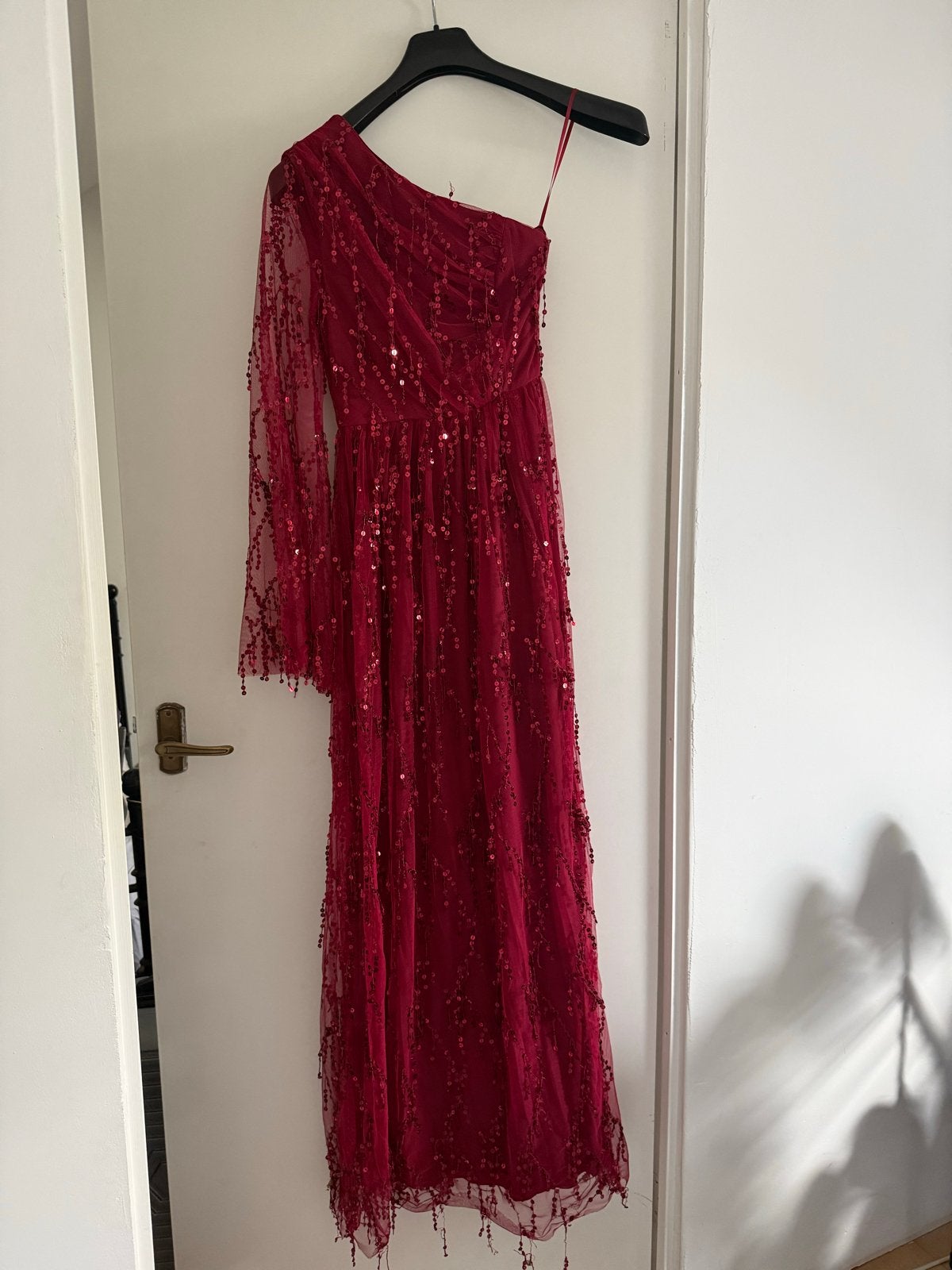 Rode galajurk met pailletten - Maat S, Kleding | Dames, Jurken, Ophalen of Verzenden, Zo goed als nieuw, Maat 36 (S), Rood