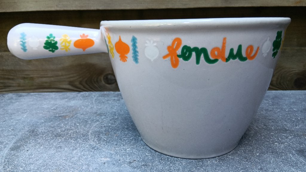 LE CREUSET fondue saus jus curry pan tekst 'fondue' (G278), Gietijzer, Overige typen, Le Creuset, Ophalen of Verzenden