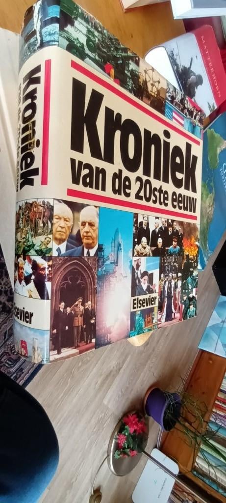 Aarsbergen, Aart e.a.	-  Kroniek van de 20ste eeuw, Boeken, Aarsbergen, Aart e.a., Overige gebieden, Verzenden, 20e eeuw of later