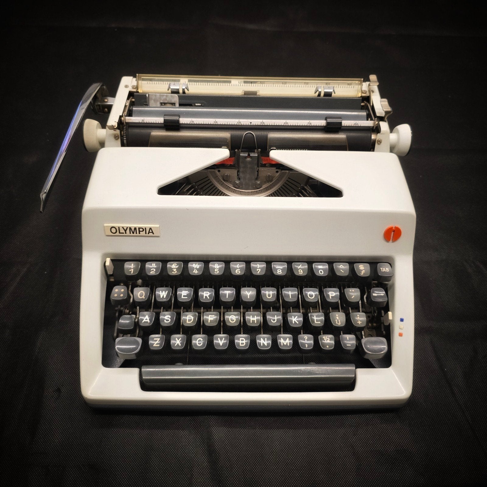 OLYMPIA SM8 1971, wit/grijs, gerestaureerd, Diversen, Typemachines, Verzenden