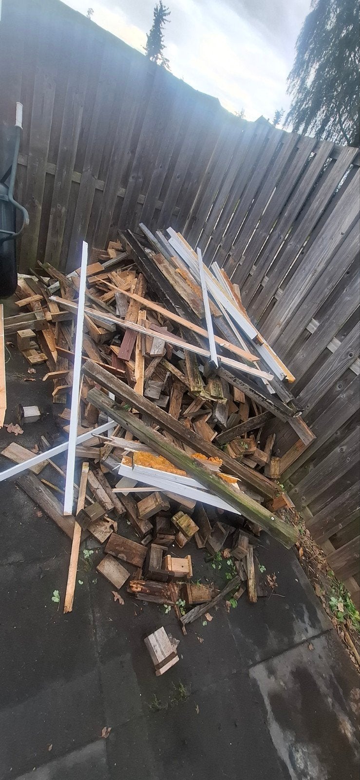 Gratis brandhout: diverse houtsoorten en maten, Minder dan 3 m³, Ophalen of Verzenden, Overige houtsoorten, Blokken