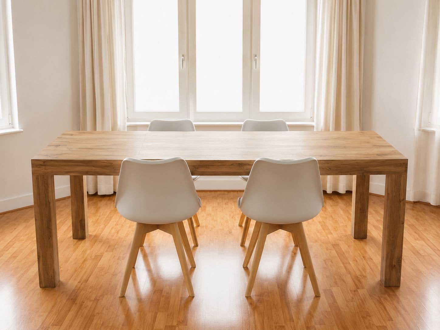 Robuuste houten eettafel met gebruikssporen, Huis en Inrichting, Tafels | Eettafels, Ophalen, Gebruikt, 50 tot 100 cm, 150 tot 200 cm