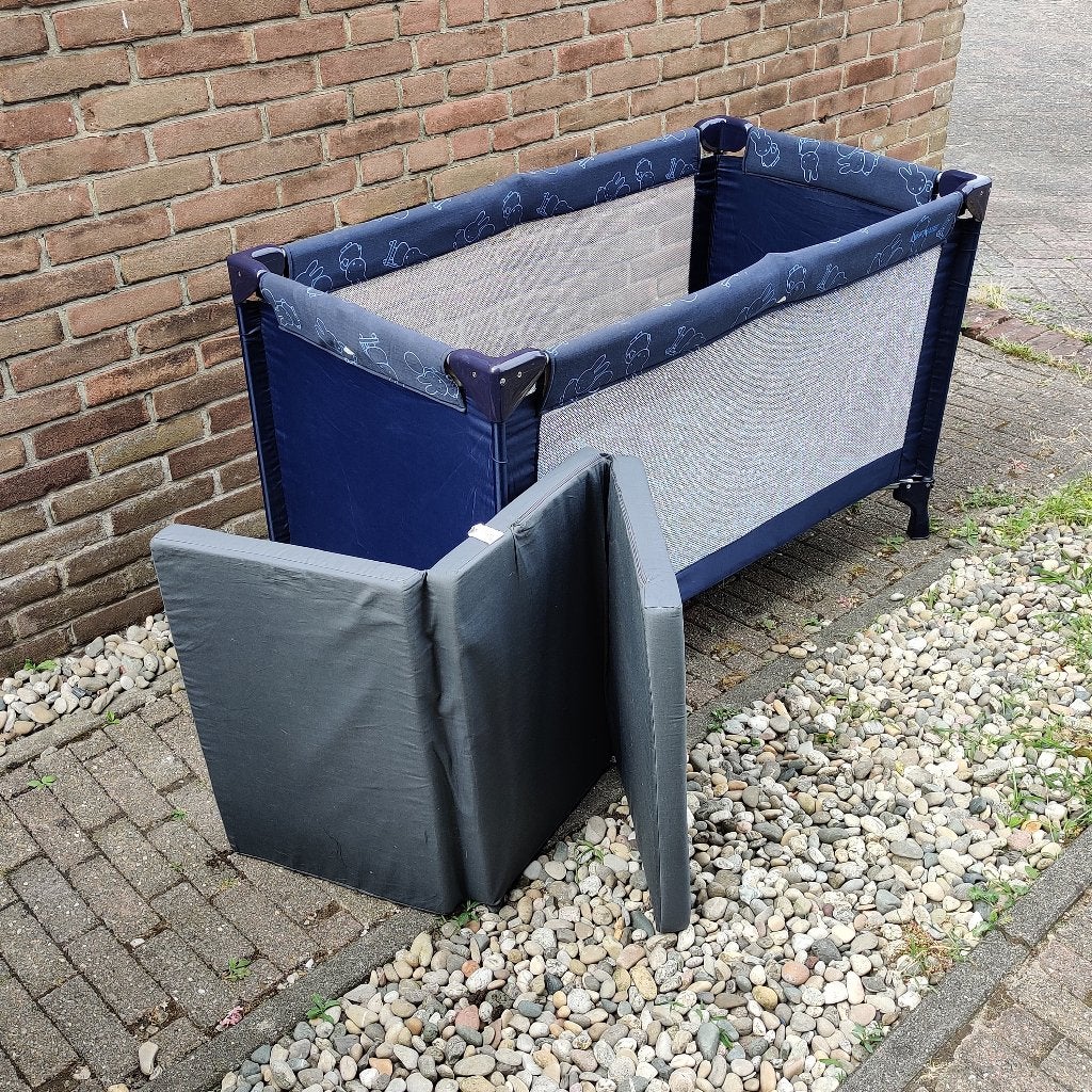Campingbedje Nijntje Topmark incl matras Duimeland, Ophalen, Gebruikt, Reisbedje