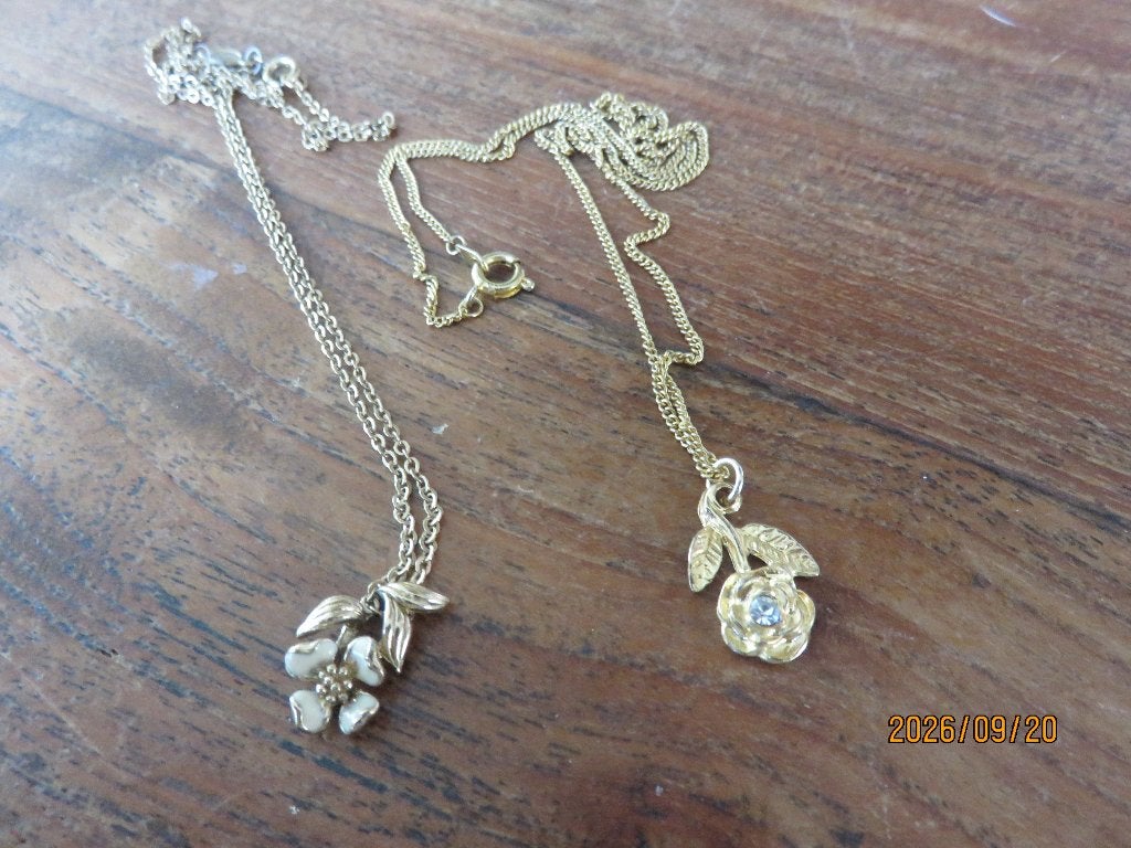 2 AVON KETTINKJES, Verzenden, Zo goed als nieuw, Zilver, Overige materialen