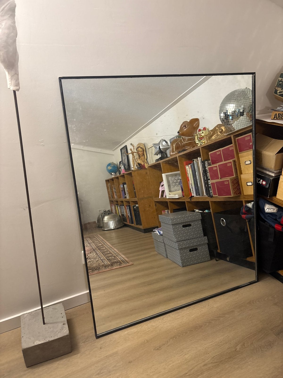 Grote spiegel met zwarte lijst, Huis en Inrichting, Ophalen, Gebruikt, 100 tot 150 cm, Vierkant