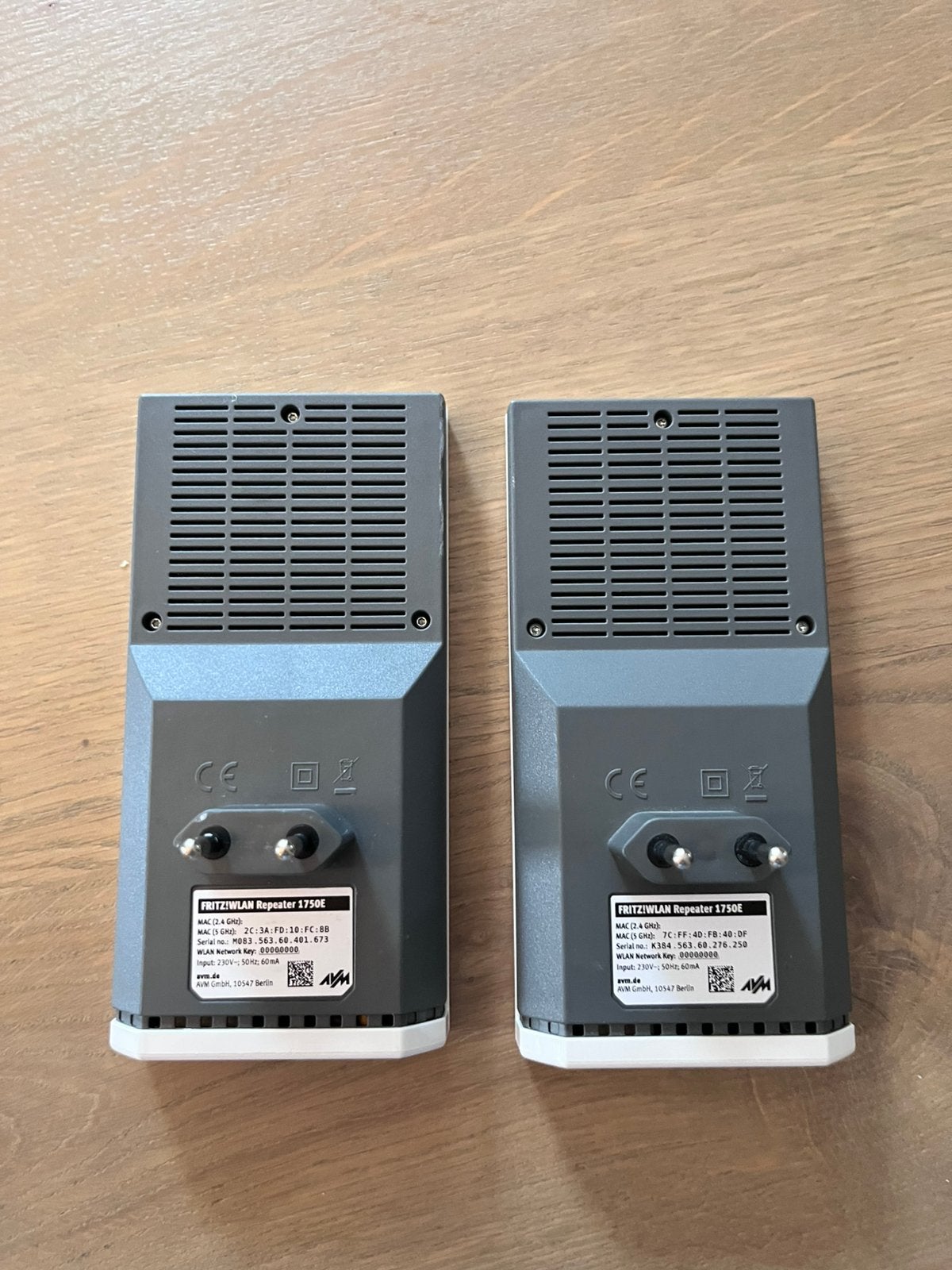 Foto 3 van FRITZ! Wlan repeater 1750E, goede staat 2x los/samen te koop