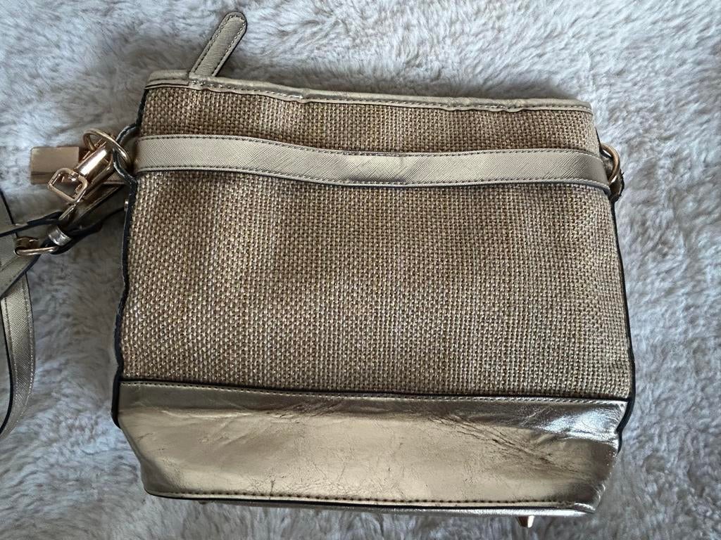 River Island Schoudertas Goudkleurig, Ophalen of Verzenden, Zo goed als nieuw, Overige kleuren, Schoudertasje