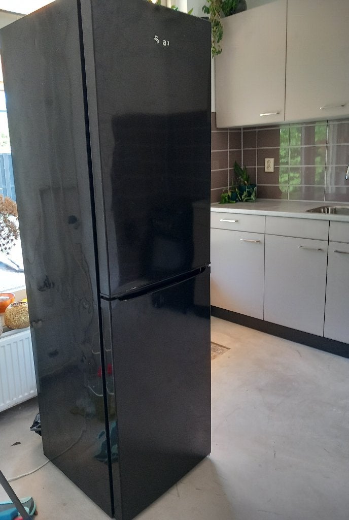 koelvriescombinatie A+ Voor slechts 95 euro, Witgoed en Apparatuur, Koelkasten en IJskasten, Ophalen, Gebruikt, 200 liter of meer