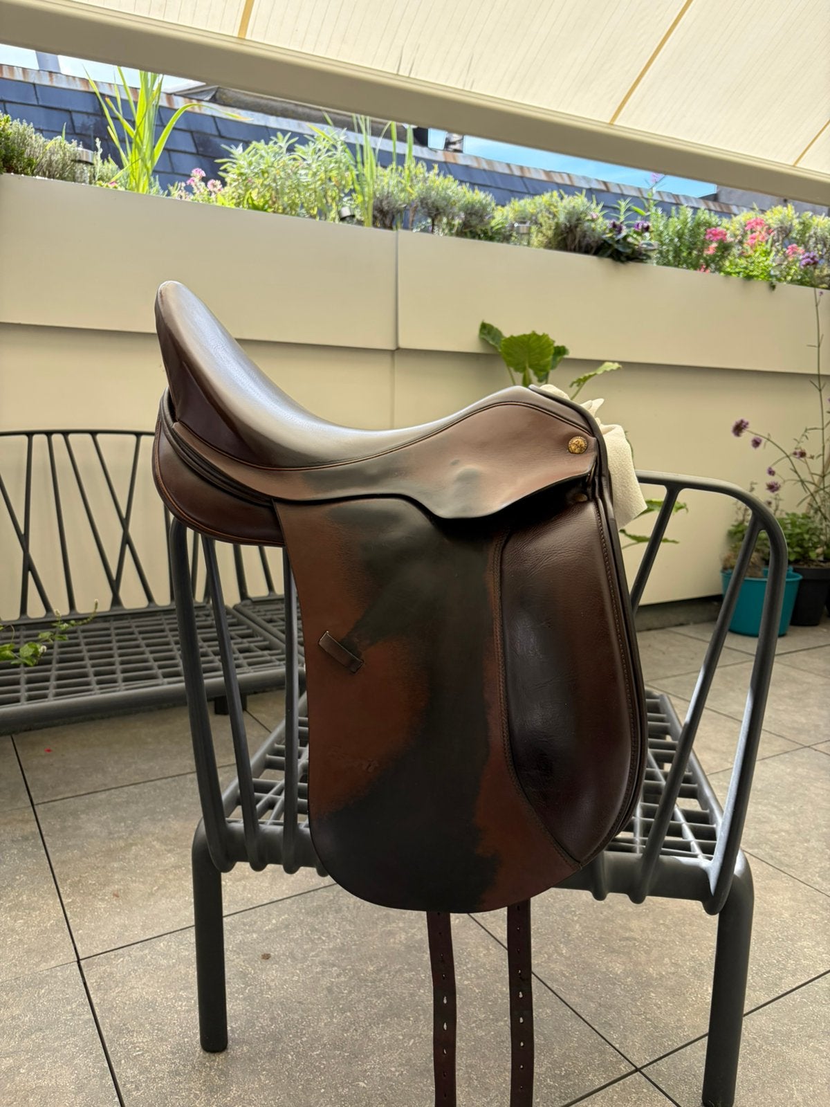 Bruin Sommer Esprit DS dressuurzadel aanpasbaar, Dieren en Toebehoren, Ophalen, L (17.5 inch), Gebruikt, Dressuur