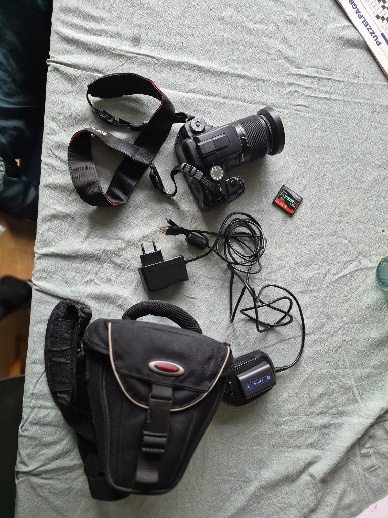 Sony Alpha A100 + DT 18–70mm lens, tas en accessoires, Audio, Tv en Foto, Ophalen, Beeldstabilisatie, Gebruikt, Spiegelreflex