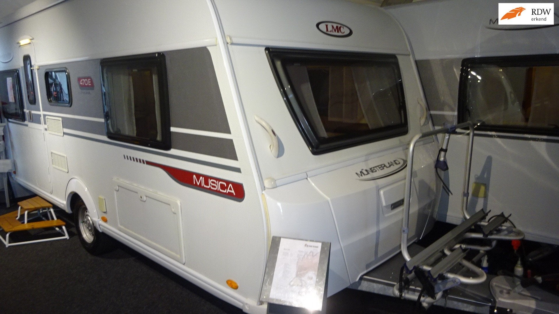 LMC MUN MUSICA 470 E 2013 ENKELE BEDDEN Dinette Mover THULE, Caravans en Kamperen, Caravans, Bedrijf, tot en met 4, 1000 - 1250 kg