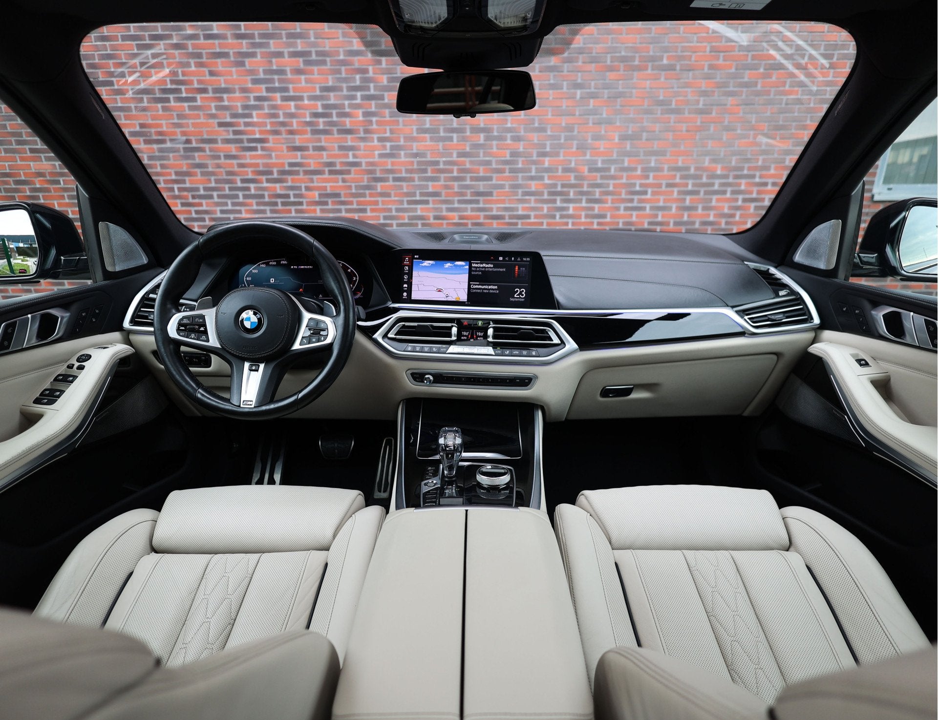 BMW X5 M50i | B&W - Bodykit - HUD (bj 2020, automaat), Auto's, Automaat, Dealer onderhouden, Gebruikt, 532 pk