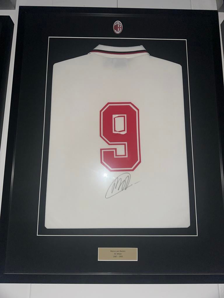 Ingelijst AC Milan shirt Marco van Basten met certificaat, Verzamelen, Sportartikelen en Voetbal, Ophalen of Verzenden, Nieuw