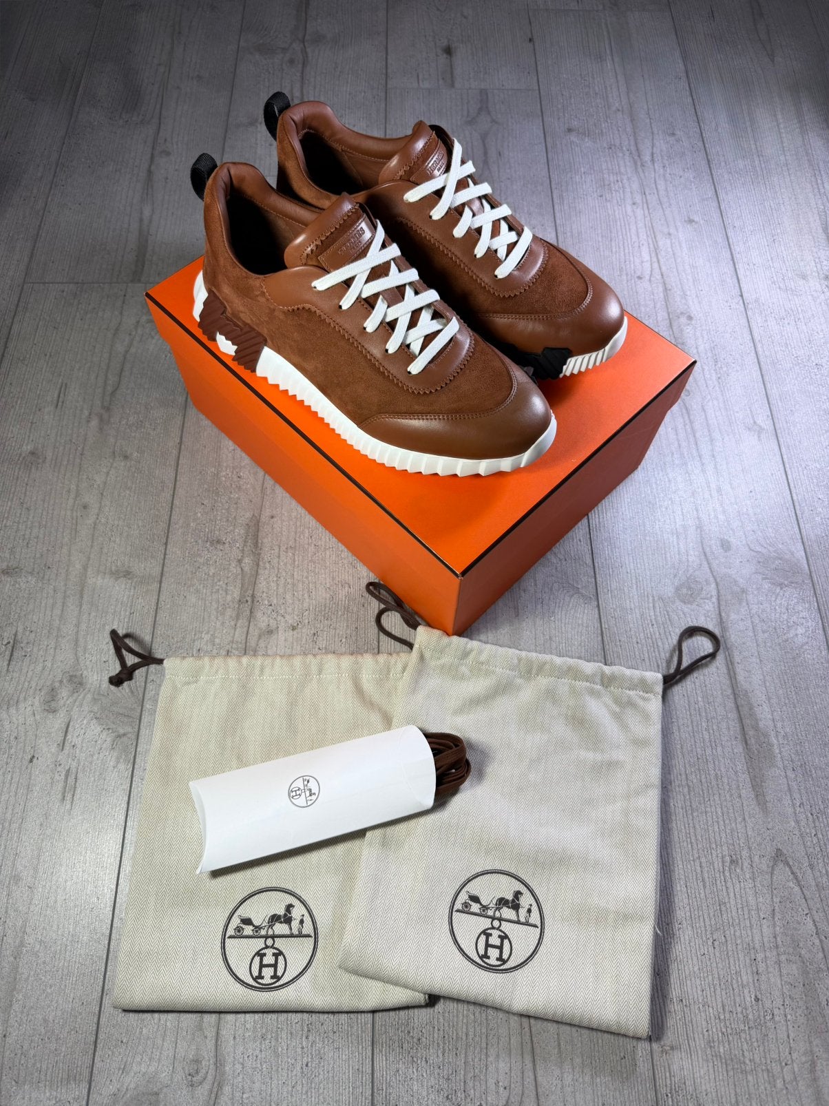 Hermes, Kleding | Heren, Schoenen, Bruin, Ophalen of Verzenden, Sneakers of Gympen, Zo goed als nieuw