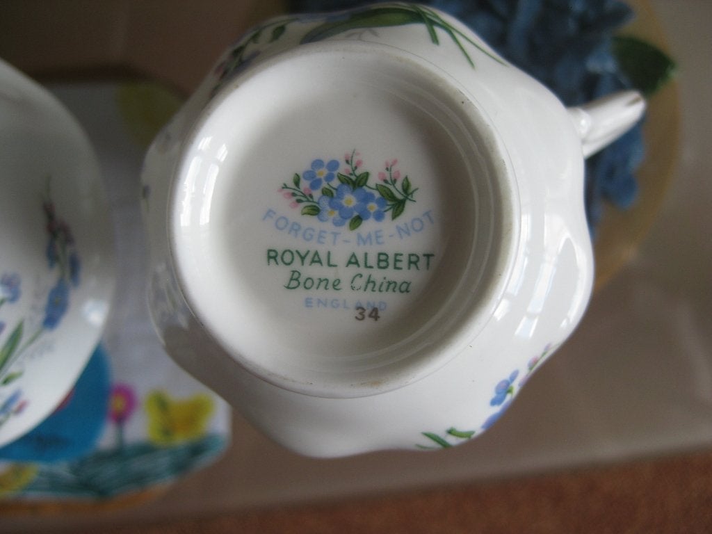 te koop: Royal Albert Porselein (forget me not), Verzamelen, Porselein, Kristal en Bestek, Ophalen, Zo goed als nieuw, Porselein
