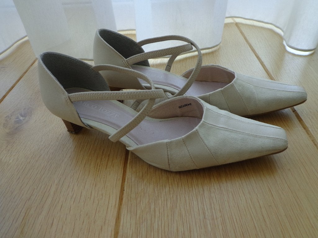 Marco Tozzi Pumps mt. 37, Schoenen met lage hakken, Beige, Marco Tozzi, Ophalen of Verzenden