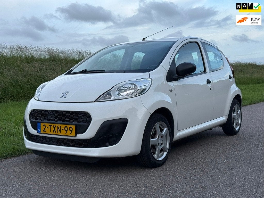 Peugeot 107 1.0 Access Accent | NAP | Airco | LM - Velgen, Voorwielaandrijving, Stof, Gebruikt, Zwart